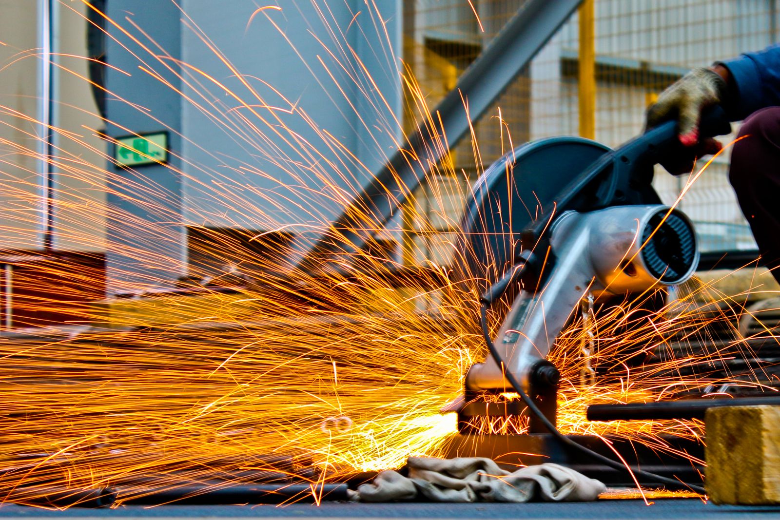Abrasive cutting sparks during surface preparation